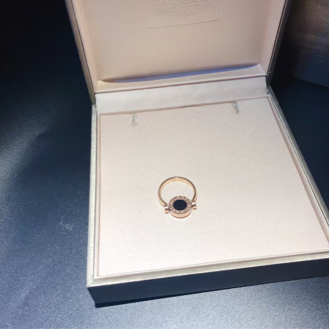 Bvlgari Rose Gold Flip Ring Set with Mother of Pearl and Onyx
